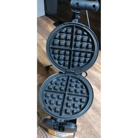Bella Rotating Belgian Waffle Maker Stainless/Black - NIB Non Stick Pre-owned - Picture 6 of 8
